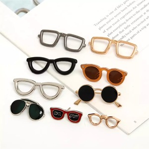 2025 nuovi occhiali in metallo decorazioni infradito ornamenti accessori per scarpe occhiali da sole affascinante spilla pantofole scarpe da spiaggia - Product Image 3