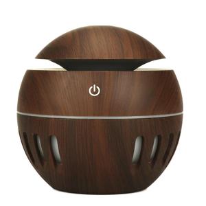 Mini humidificador USB para coche con efecto de iluminación hermoso, difusor de grano de madera de niebla fría con diseño sagrado - Product Image 1