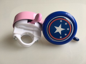자전거 벨 저렴한 맞춤형 디자인 로고 만화 패턴 마블 56 MM 어린이 도시 자전거 플라스틱 에폭시 스티커 자전거 벨