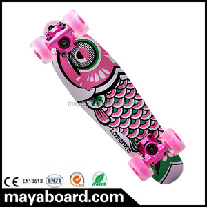 Nouvelle Arrivée Planche À Roulettes <span class=keywords><strong>en</strong></span> <span class=keywords><strong>bois</strong></span> pas cher quatre roues <span class=keywords><strong>petit</strong></span> mignon planche à roulettes - Product Image 1
