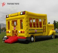 Jouet gonflable en forme de bus scolaire
