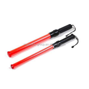 Ricaricabile da 54cm USB con fischietto e <span class=keywords><strong>manganello</strong></span> di luce superiore 2 pezzi batteria ad alta capacità a Led per il traffico a bacchetta Flash - Product Image 5