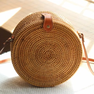 Plain Weave Open Rattan Handwoven Round <strong>Straw</strong> <strong>Bag</strong> Waterproof 1-1.9L Capacity - Product Image 1