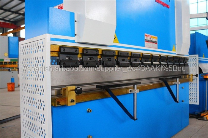 Control de múltiples ejes CNC calibrador trasero 40 T/2200 placa de metal de freno de la prensa para doblar 2mm de acero dulce p