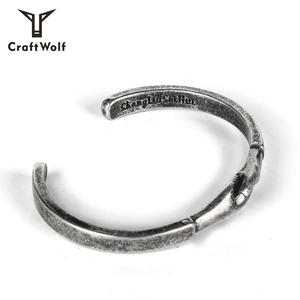 Craft Wolf Handshake Gold Color Jewelry Brazalete de acero inoxidable al por mayor Joyería de diseño original Fábrica China - Product Image 4