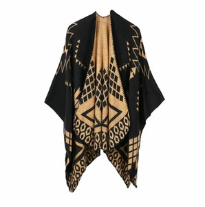 <span class=keywords><strong>Poncho</strong></span> d'hiver à carreaux en laine mérinos tricoté de qualité pour femmes - Product Image 3