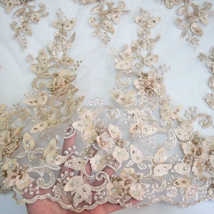 美品！ウェディングドレス 3D立体レース花刺繍 ベージュ 知り ビーズ  