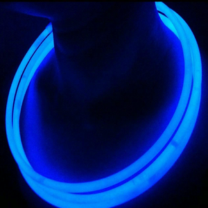 Collier néon lueur dans le noir pour mariage d'<span class=keywords><strong>Halloween</strong></span> Colliers lumineux en vrac de bâtons lumineux de 22 pouces Colliers lumineux avec connecteurs - Product Image 3