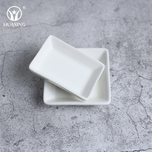 <span class=keywords><strong>Plat</strong></span> à sauce en <span class=keywords><strong>porcelaine</strong></span> <span class=keywords><strong>de</strong></span> petite taille personnalisé et bon marché, <span class=keywords><strong>plat</strong></span> carré pour la vaisselle - Product Image 1