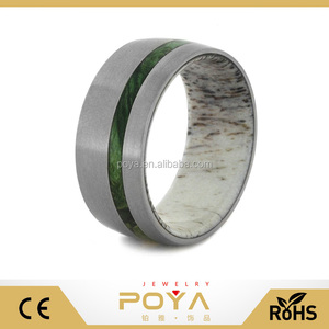 POYA Joyería Mens Titanium Wedding Band Con cuerno de Venado y Madera, verde Negundo Burl Anillo - Product Image 1