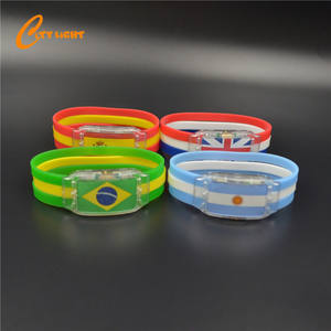 กำไลข้อมือไฟ LED ธงชาติ ขายส่งจากเซินเจิ้น สำหรับงานปาร์ตี้และคอนเสิร์ต - Product Image 1