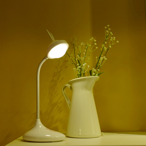 Réglable moderne dimmable LED lampe de bureau tactile LED lampe de table - Product Image 1