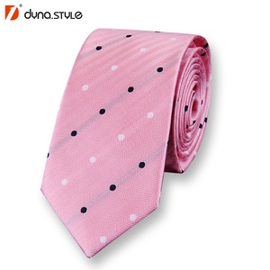 Corbata de Poliéster Rosa Clásica y Elegante para Hombre, Fabricada en China - Product Image 2