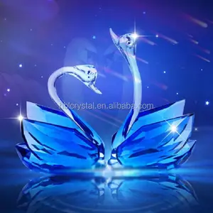 Beautiful different color crystal swan for wedding favor