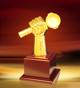 Trofeo de metal con base de cristal, trofeo de oro - Product Image 5