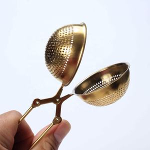 ที่กรองชาทรงกล<span class=keywords><strong>ม</strong></span>ทำจากสเตนเลสสตีลสไตล์สแนปเคลือบทองไทเทเนี<span class=keywords><strong>ยม</strong></span> - Product Image 4