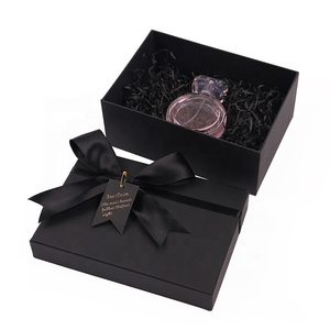 De Lujo al por mayor logotipo personalizado impreso 2 piezas de cartón rígido <span class=keywords><strong>duro</strong></span> de la caja de regalo de boda de papel de embalaje de papel de lujo <span class=keywords><strong>perfume</strong></span> caja de regalo - Product Image 1