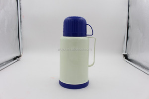 Thermos en plastique de 1,0 L/1,2 L/1,8 L avec <span class=keywords><strong>deux</strong></span> <span class=keywords><strong>tasses</strong></span> - Product Image 3