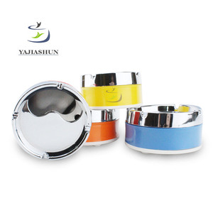 ร้อนขายที่มีสีสันพลาสติกแบบพกพาที่เขี่ยบุหรี่ Led, สแตนเลสในร่ม Ashtray โลโก้ที่กำหนดเอง - Product Image 2