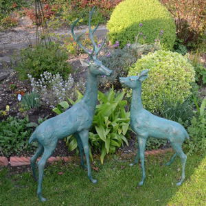 Scultura in bronzo a grandezza naturale di cervo e cerva per giardino, prato, parco - Statua di cervo maschio e femmina - Product Image 2