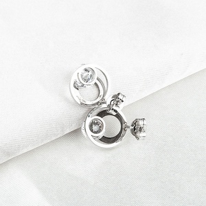 <span class=keywords><strong>Orecchini</strong></span> da Donna 2026, Moda Femminile in <span class=keywords><strong>Acciaio</strong></span> Inossidabile con Numeri Romani e Grandi Diamanti per Ragazze - Product Image 6