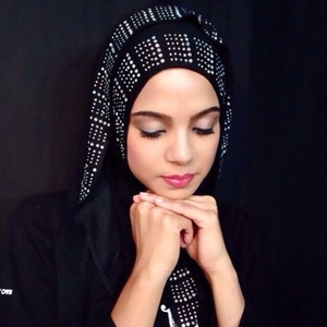حجاب نسائي كبير الحجم إسلامي ناعم طويل 6 صفوف أحجار جيرسيه فاخرة مرصع بأحجار الراين - Product Image 1