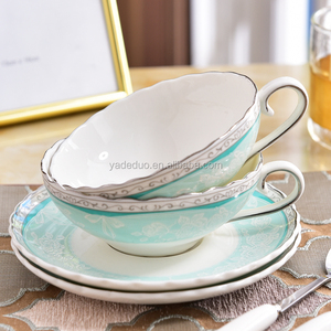 Ceramica nordica floreale Set di <span class=keywords><strong>tazze</strong></span> <span class=keywords><strong>da</strong></span> tè porcellana 150ml tazza di caffè espresso con piattino - Product Image 3