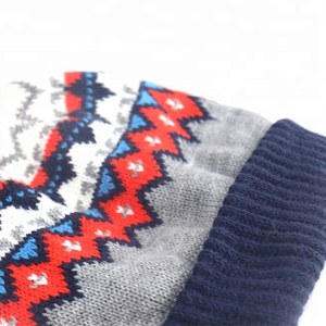 Abito sochic Jacquard cappelli invernali per le donne in lana acrilica <span class=keywords><strong>Cool</strong></span> con polsino personalizzato cappello a maglia Pom Pom