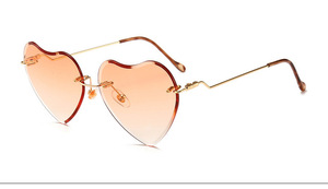 Occhiali da Sole a Forma di Cuore 2019, Montatura Senza Bordi, Lenti Colorate Trasparenti, Moda Vintage in Rosa, Viola e Marrone per Donna - Product Image 3