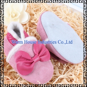 Plaine <span class=keywords><strong>bébé</strong></span> chaussures en vrac gros <span class=keywords><strong>bébé</strong></span> Moccasin MOQ 60 paires / mix 4 taille - Product Image 1