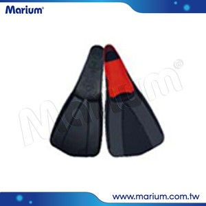 Aletas de natación de goma con bolsillos suaves para los pies para buceo y snorkel - Product Image 1