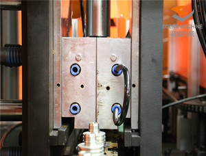 2 Cavity Blow Molding <strong>Machine</strong> Pet <strong>Bottle</strong> <strong>Making</strong> <strong>Machine</strong>/pet <strong>Bottle</strong> Blowing <strong>Machine</strong> - Product Image 3