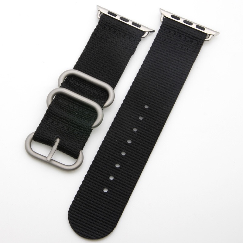 Boucle argentée noire