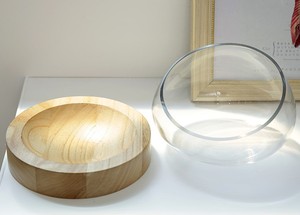 Terrarium en verre soufflé à la bouche fait à la main avec support en bois - Product Image 3