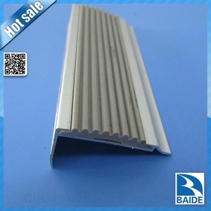 <span class=keywords><strong>Bande</strong></span> <span class=keywords><strong>antidérapante</strong></span> en PVC pour le nez des escaliers - Product Image 5