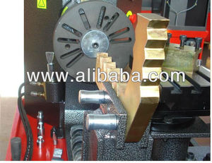 Machine de réparation de jante MAG d'équipement de véhicule de ZETAMAK RSM 2600L pour redresser l'application de roues - Product Image 1