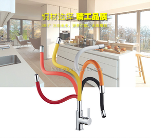 Rubinetto della cucina della curvatura del rubinetto flessibile di 360 grado con il tubo di gomma di colore - Product Image 4