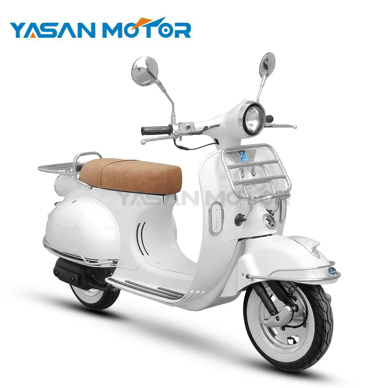 Factory Price 6.7L Gasoline 150CC Moped With Pedal