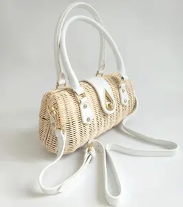 Presa di fabbrica di rattan e DELL'UNITÀ di elaborazione maniglia di paglia piccolo bianco sling bag