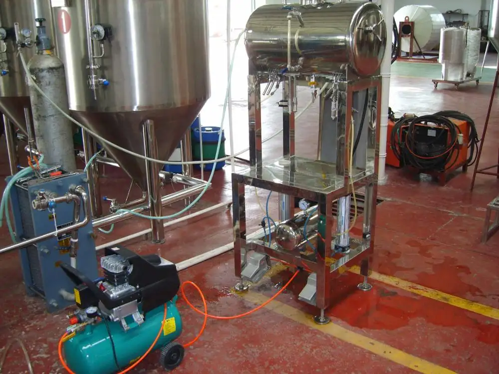 Machine manuelle de remplissage de bière, à petite échelle, idéale pour remplir des bouteilles en verre, portatif, 100bph ~ 500bph