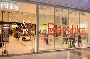 Pantalla LED de ventana de póster transparente de alto brillo - Product Image 6