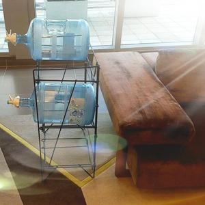 Robuste Solide Pliable Portative <span class=keywords><strong>Durable</strong></span> de 6 bouteilles d'eau de 5 gallons bouteille de distributeur pour le stockage titulaire
