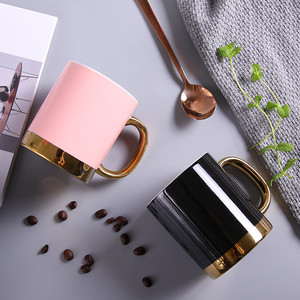 P59 style personnalisé noir rose couleur bord doré en céramique ins <span class=keywords><strong>tasse</strong></span> à café lait <span class=keywords><strong>couple</strong></span> tasses avec bord doré - Product Image 1