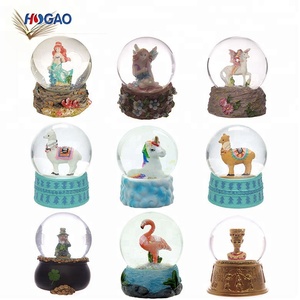 OEM décor à la maison personnaliser en gros <span class=keywords><strong>monde</strong></span> <span class=keywords><strong>de</strong></span> l'eau personnalisé résine globe <span class=keywords><strong>de</strong></span> neige pour <span class=keywords><strong>le</strong></span> cadeau articles souvenirs - Product Image 5