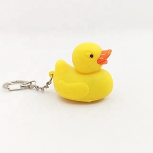 LLavero de pato amarillo tembloroso con sonido - Product Image 2