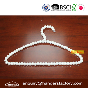 Хороший поставщик LINDON, Модная белая пластиковая вешалка для детской одежды - Product Image 5