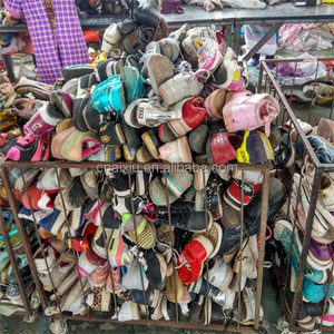 Muchos Empresarios <span class=keywords><strong>de</strong></span> Sudáfrica Quieren <span class=keywords><strong>Comprar</strong></span> Zapatos Usados - Product Image 3