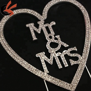 Décoration de gâteau en forme de cœur, ornement de gâteau en strass argentés, Mr & Mrs en vogue - Product Image 4