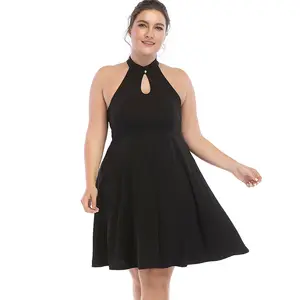 Женское черное платье большого размера с лямкой на шее