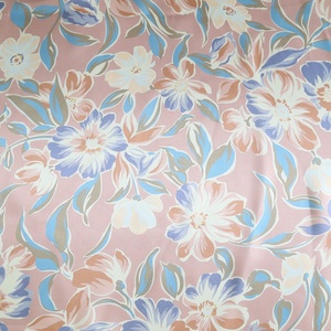 Thấp Moq Tùy Chỉnh In Kỹ Thuật Số Trên <span class=keywords><strong>100</strong></span>% <span class=keywords><strong>Viscose</strong></span> Bóng Satin Vải Cho Đồ Ngủ - Product Image 3